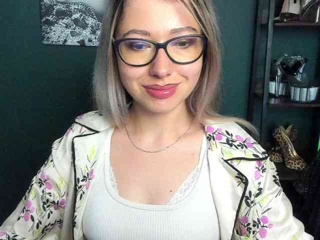 xxHeidiLove webcam
