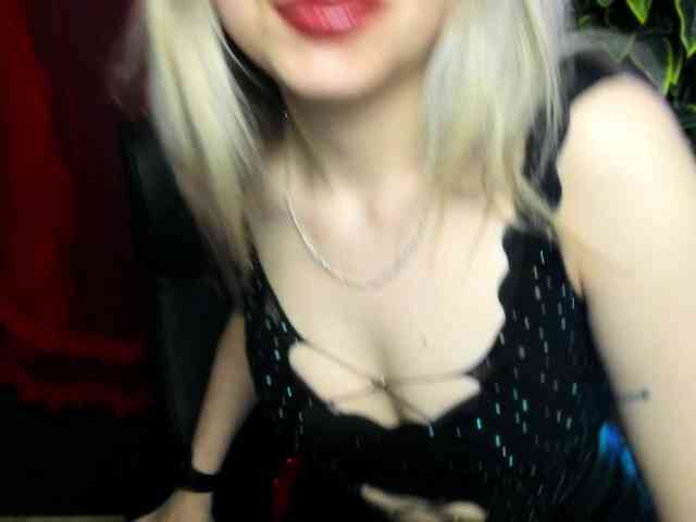 xxHeidiLove webcam