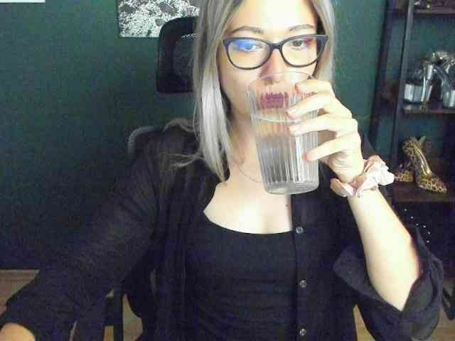 xxHeidiLove webcam