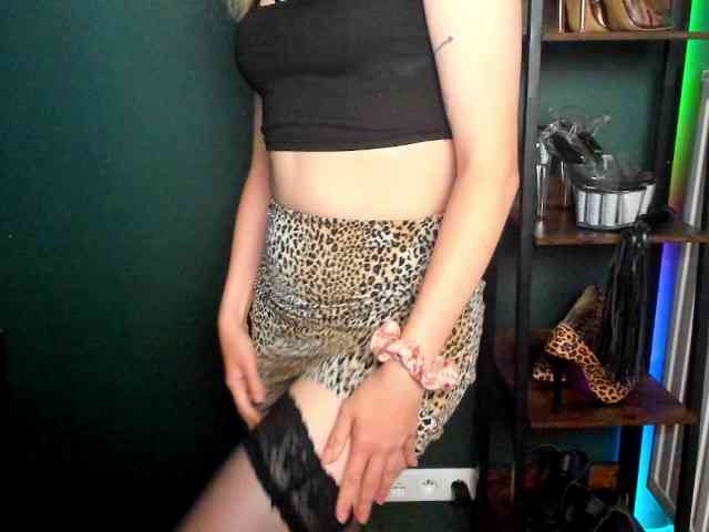xxHeidiLove webcam