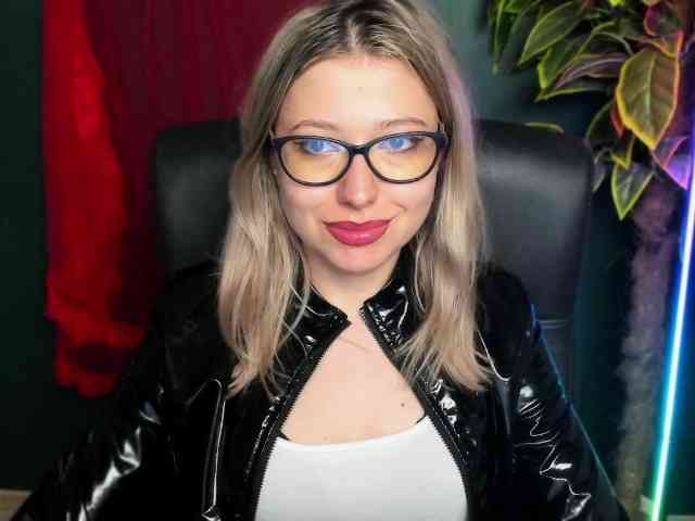 xxHeidiLove webcam