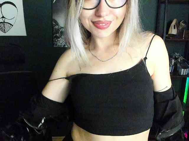 Model: xxHeidiLove