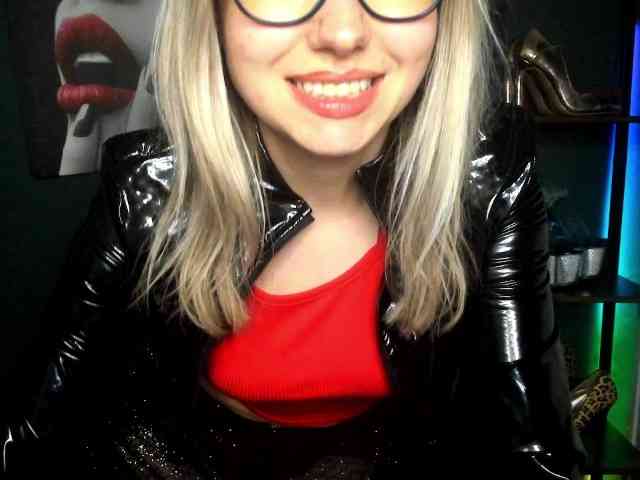 xxHeidiLove webcam