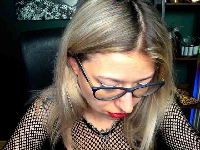 xxHeidiLove webcam
