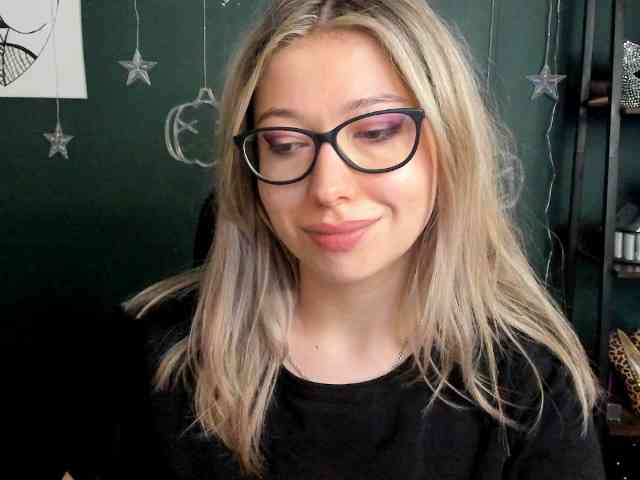 xxHeidiLove webcam