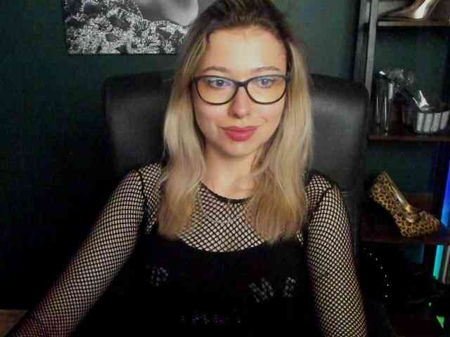 xxHeidiLove webcam