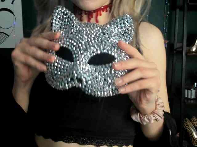 xxHeidiLove webcam