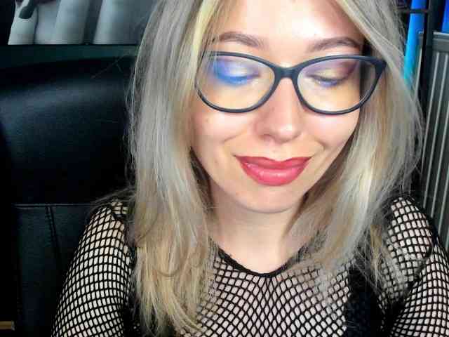 xxHeidiLove webcam