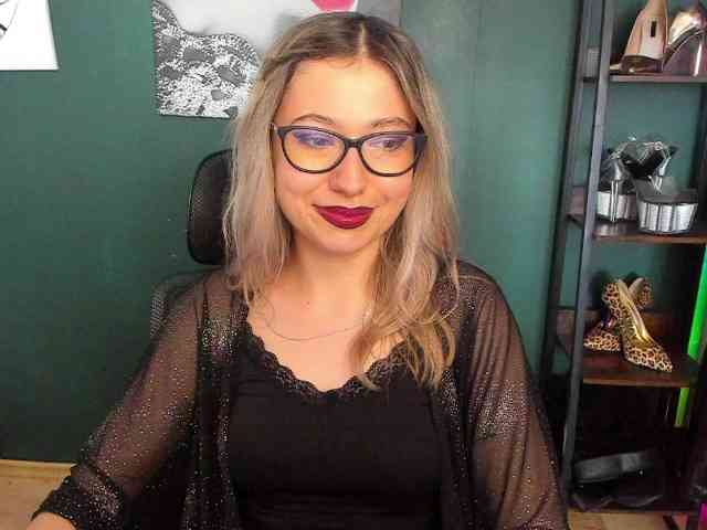 Model: xxHeidiLove