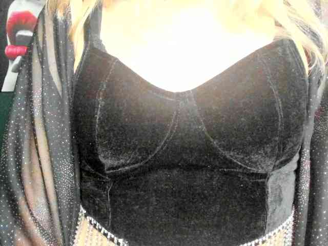 xxHeidiLove webcam