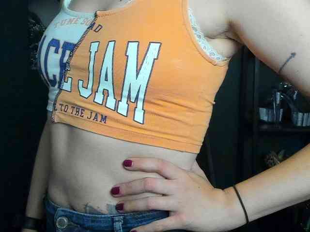 xxHeidiLove webcam