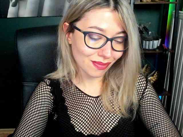 xxHeidiLove webcam