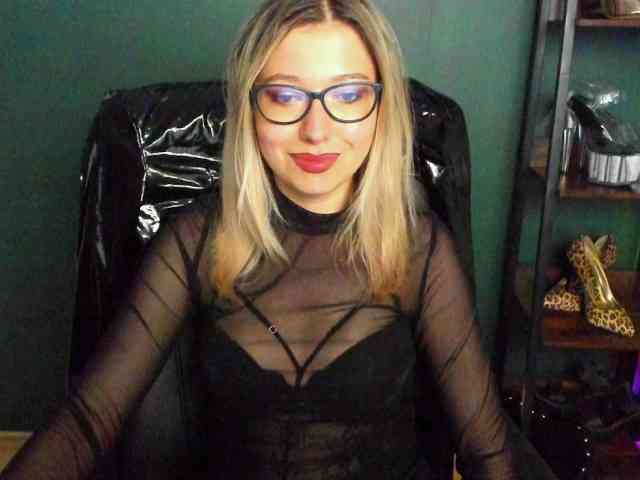 xxHeidiLove webcam