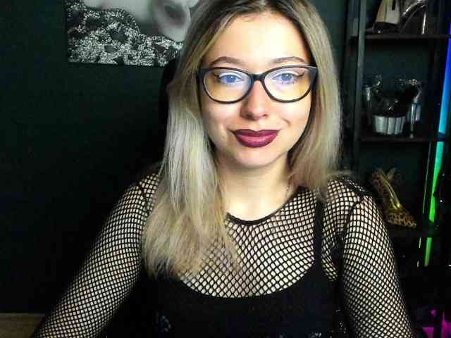 Model: xxHeidiLove