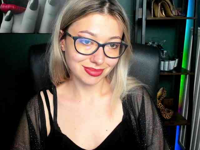xxHeidiLove webcam