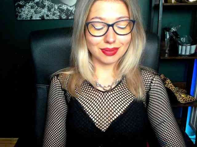 xxHeidiLove webcam