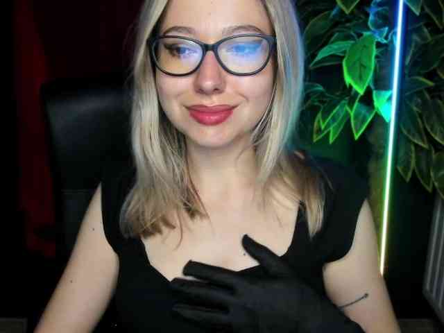 Model: xxHeidiLove