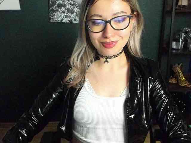 xxHeidiLove webcam