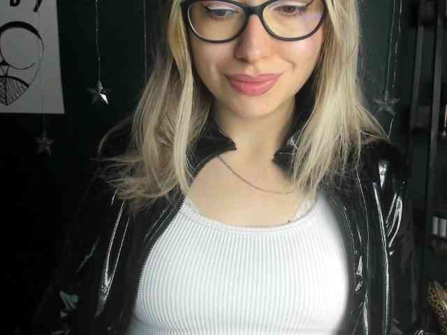Model: xxHeidiLove