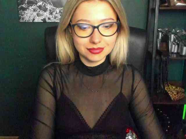 xxHeidiLove webcam