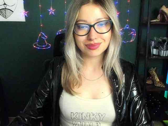 xxHeidiLove webcam
