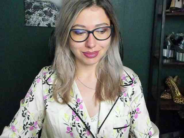 xxHeidiLove webcam