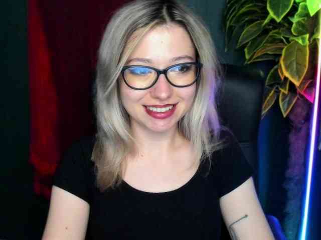 xxHeidiLove webcam