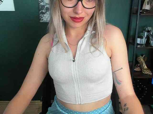 xxHeidiLove webcam