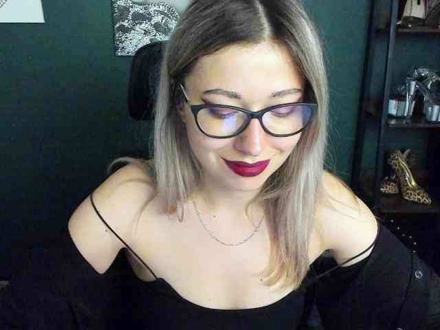 xxHeidiLove webcam