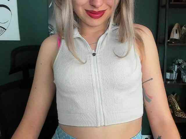 xxHeidiLove webcam