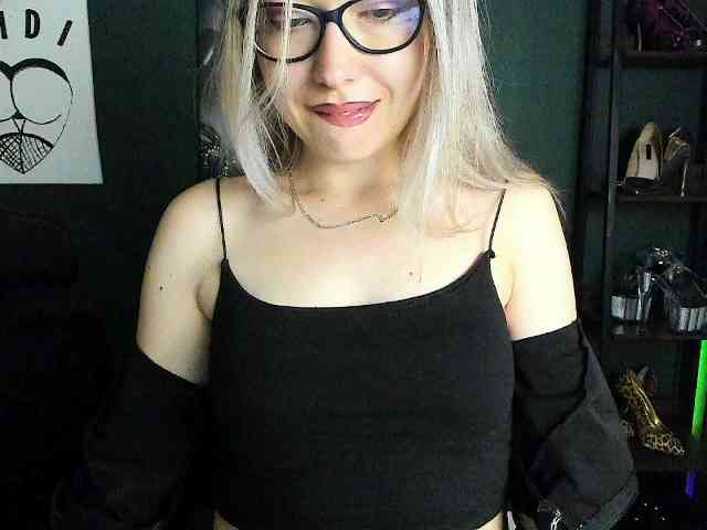 xxHeidiLove webcam