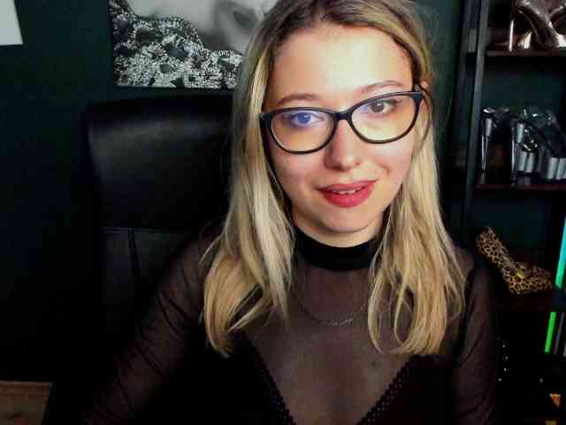 Model: xxHeidiLove