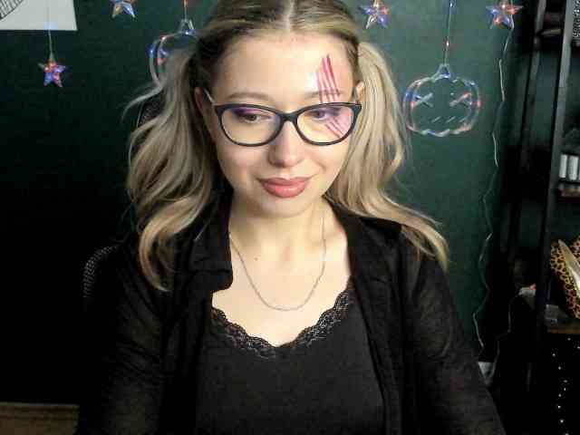 xxHeidiLove webcam
