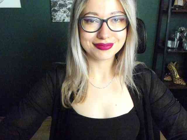 xxHeidiLove webcam