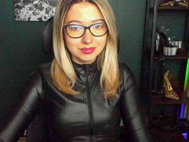 xxHeidiLove webcam
