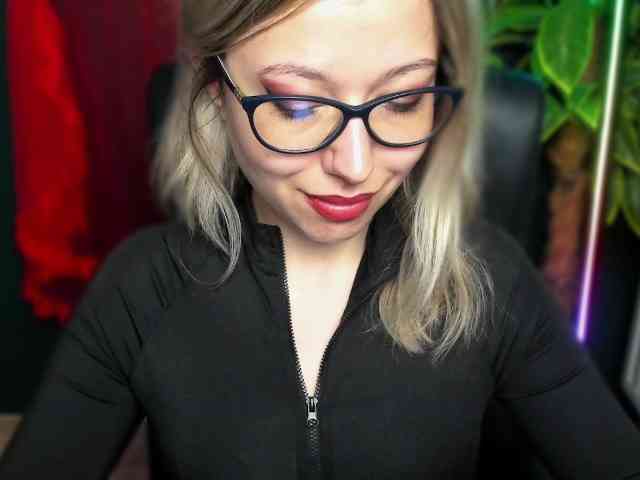 xxHeidiLove webcam
