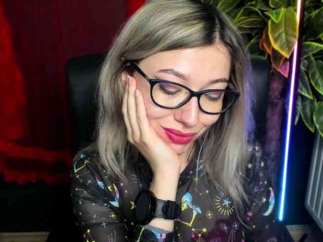 xxHeidiLove webcam