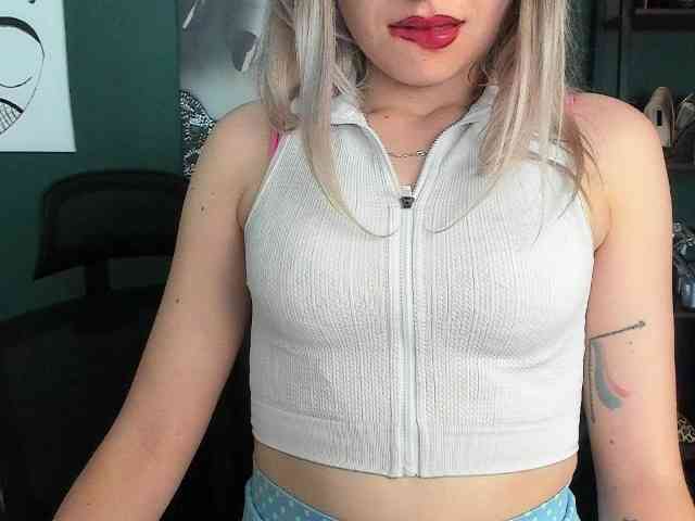 xxHeidiLove webcam