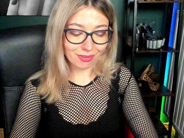xxHeidiLove webcam