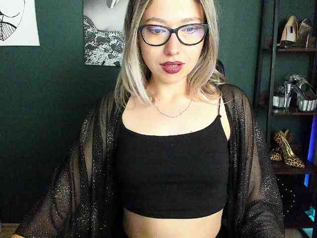 xxHeidiLove webcam