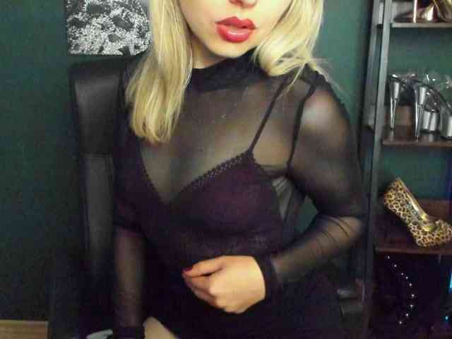 xxHeidiLove webcam