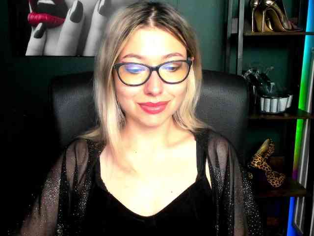 xxHeidiLove webcam