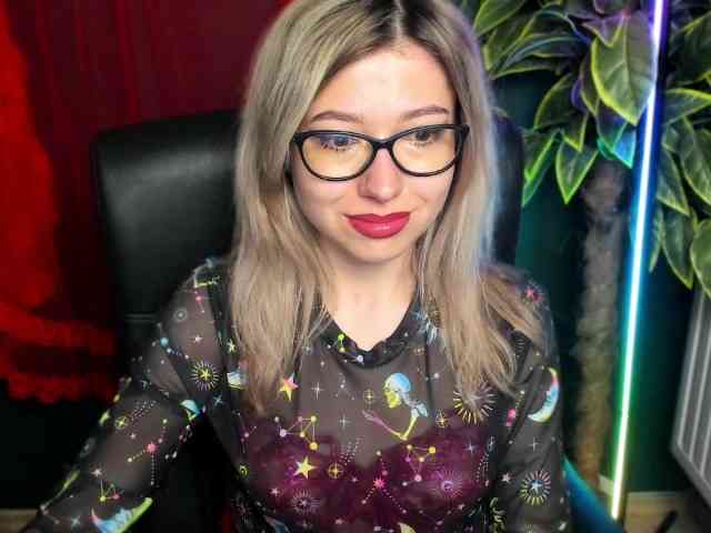 xxHeidiLove webcam
