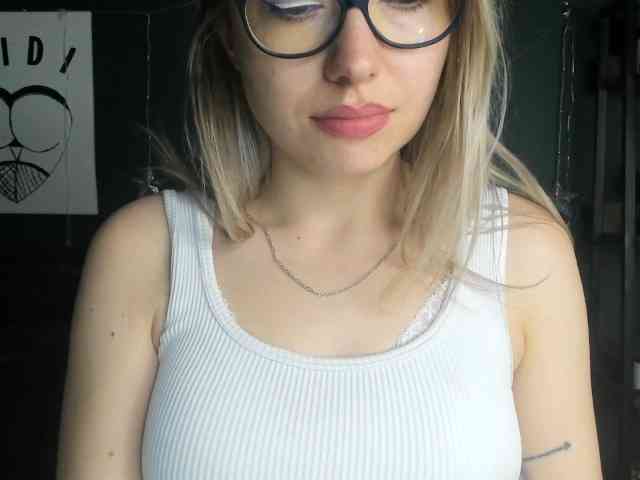 Model: xxHeidiLove