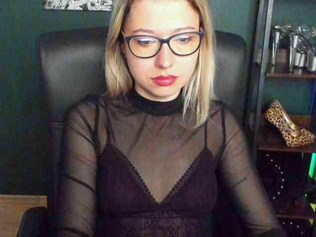 xxHeidiLove webcam