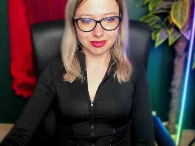 xxHeidiLove webcam
