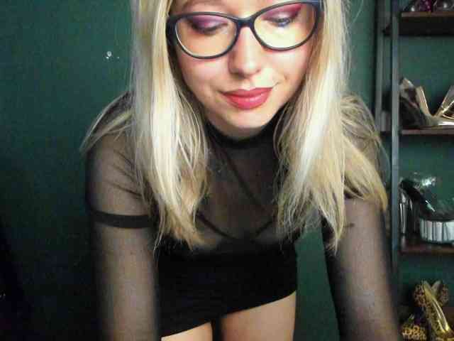 xxHeidiLove webcam