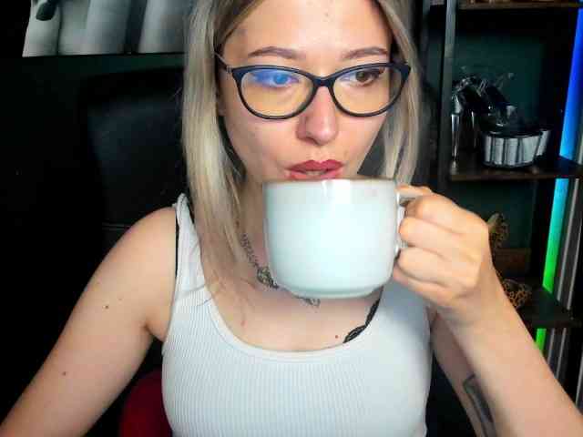xxHeidiLove webcam