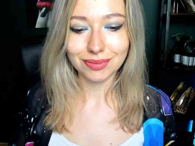 xxHeidiLove webcam