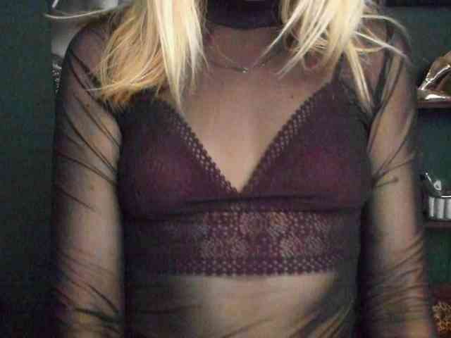 xxHeidiLove webcam